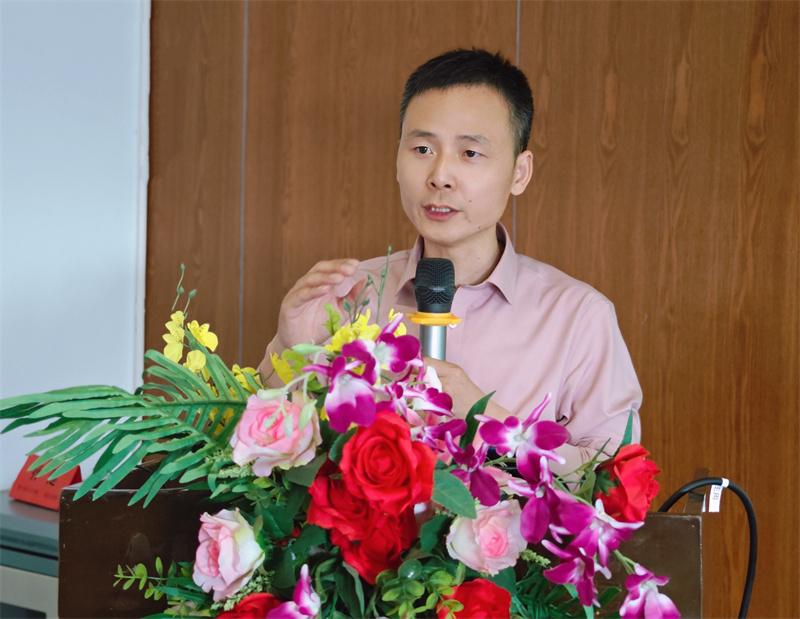 黃工.jpg